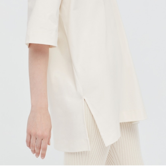 AIRism Off-White Cotton Half-Sleeve T - Picture 3 of 16